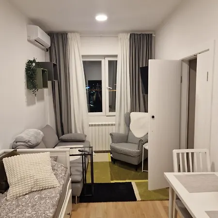 Nest Apartment *